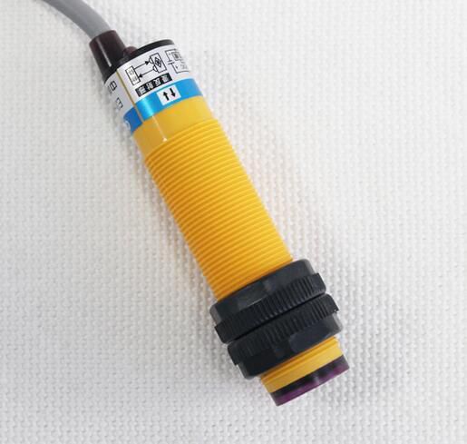 Cảm Biến Khoảng Cách E3F-DS10C4 10CM NPN 6-36V