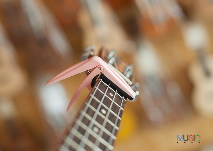 Capo ukulele cực chắc chắn [ nhiều màu]