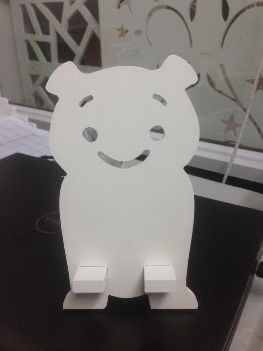 Kệ để điện thoại hình con gấu