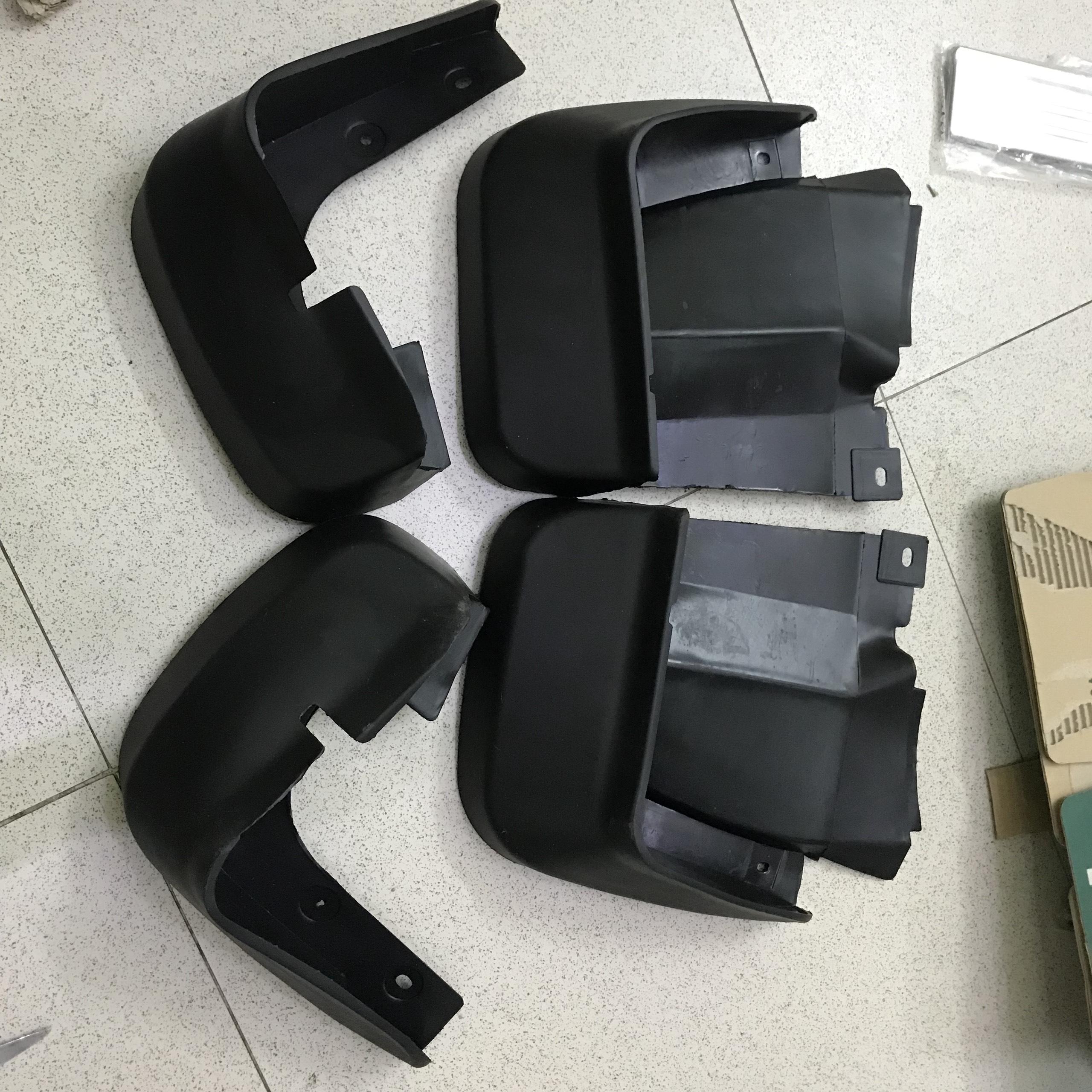 Bộ Chắn bùn xe Honda Civic đời 2006 đến 2012 ( Kèm ốc)