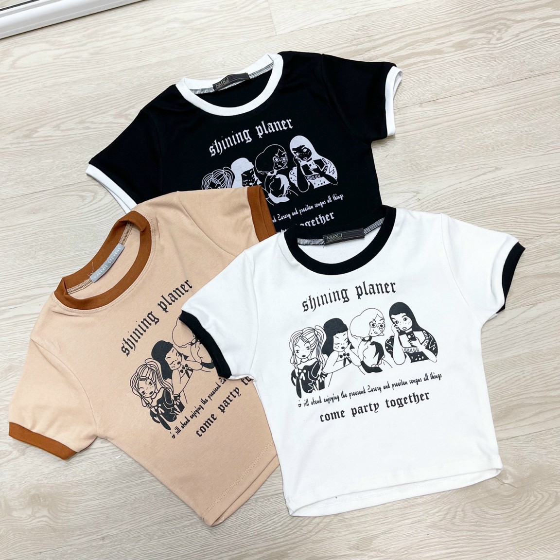 Áo Croptop Hana Ôm Body Cổ Tròn Tay Ngắn Chất Thun Borip Nhiều Màu In Bốn Cô Gái Freesize 35-51Kg