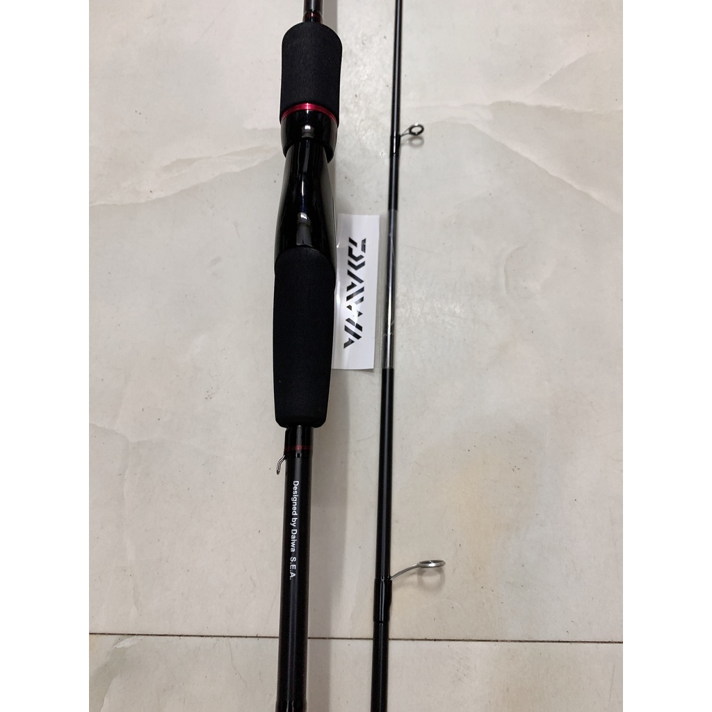 Cần Câu Máy Đứng Daiwa Tornado - Đồ Câu Văn Chương