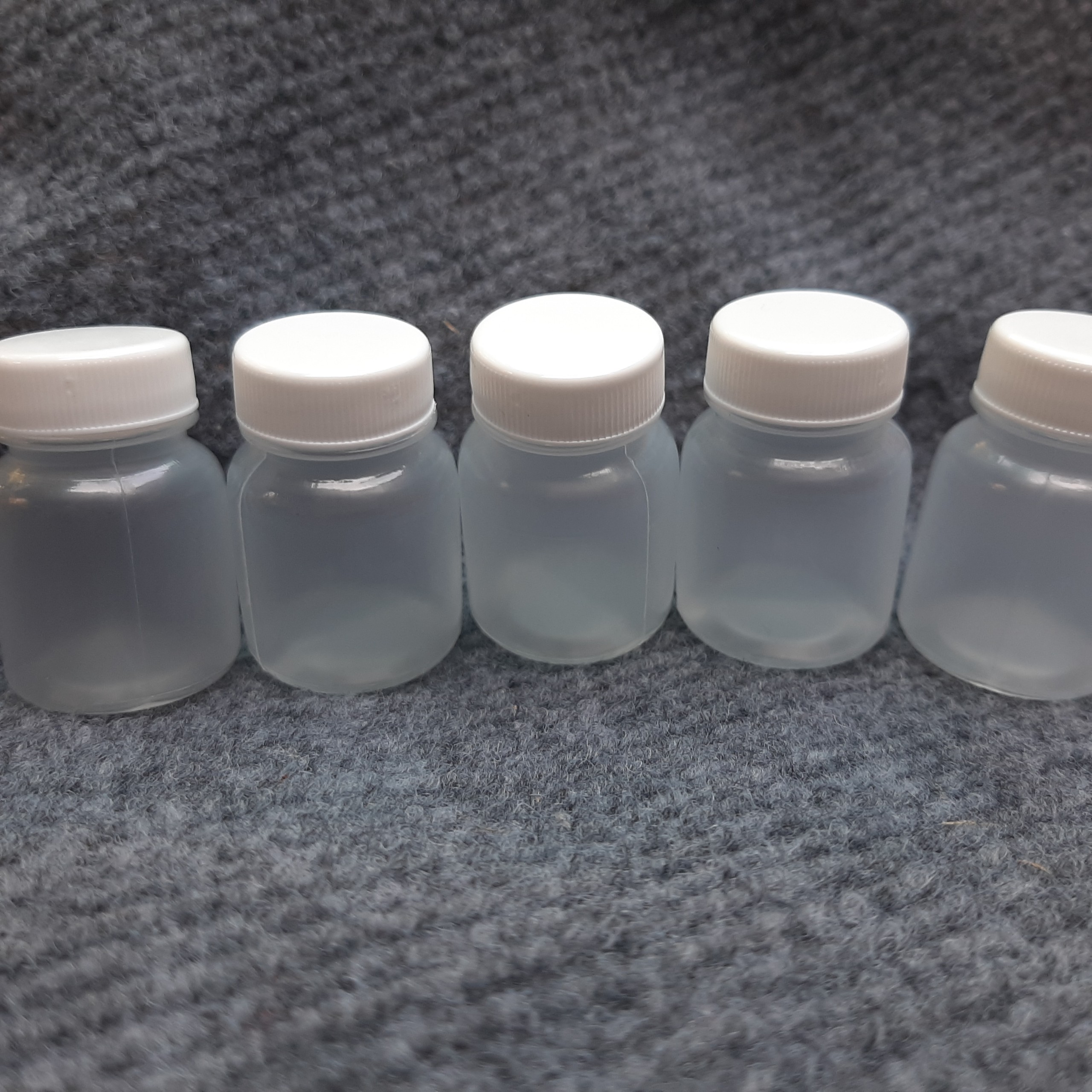 50 lọ nhựa rỗng 15ml