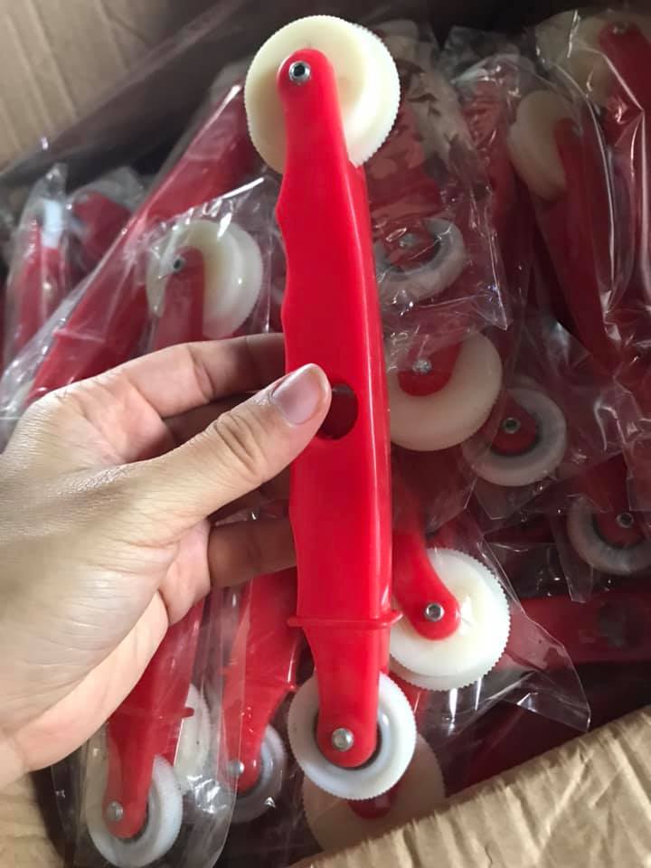 Con lăn gioăng, con lăn roong, cây lăn gioăng vào ke cửa, cây chèn gioong vào cửa