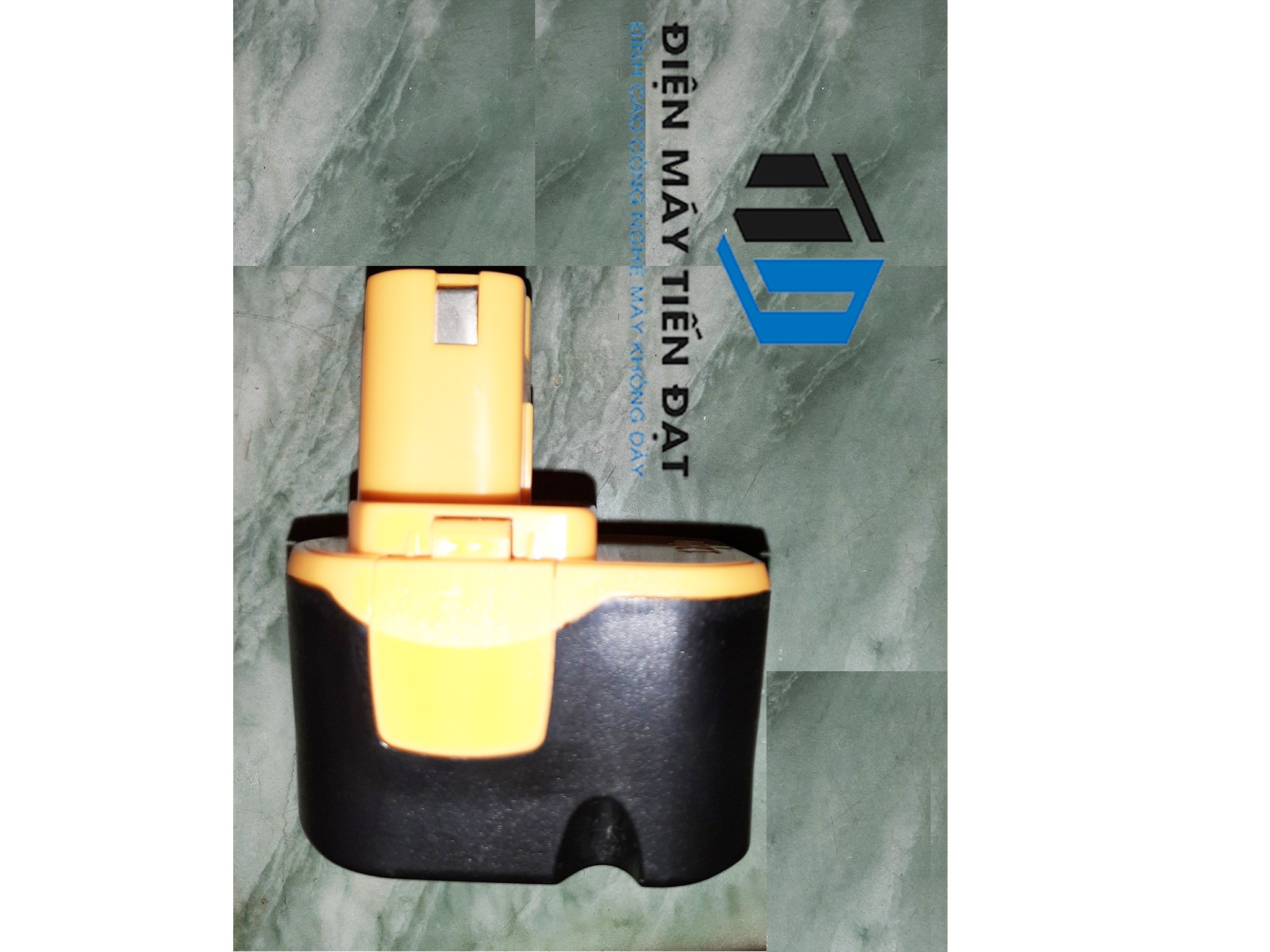 Vỏ pin ryobi  12v