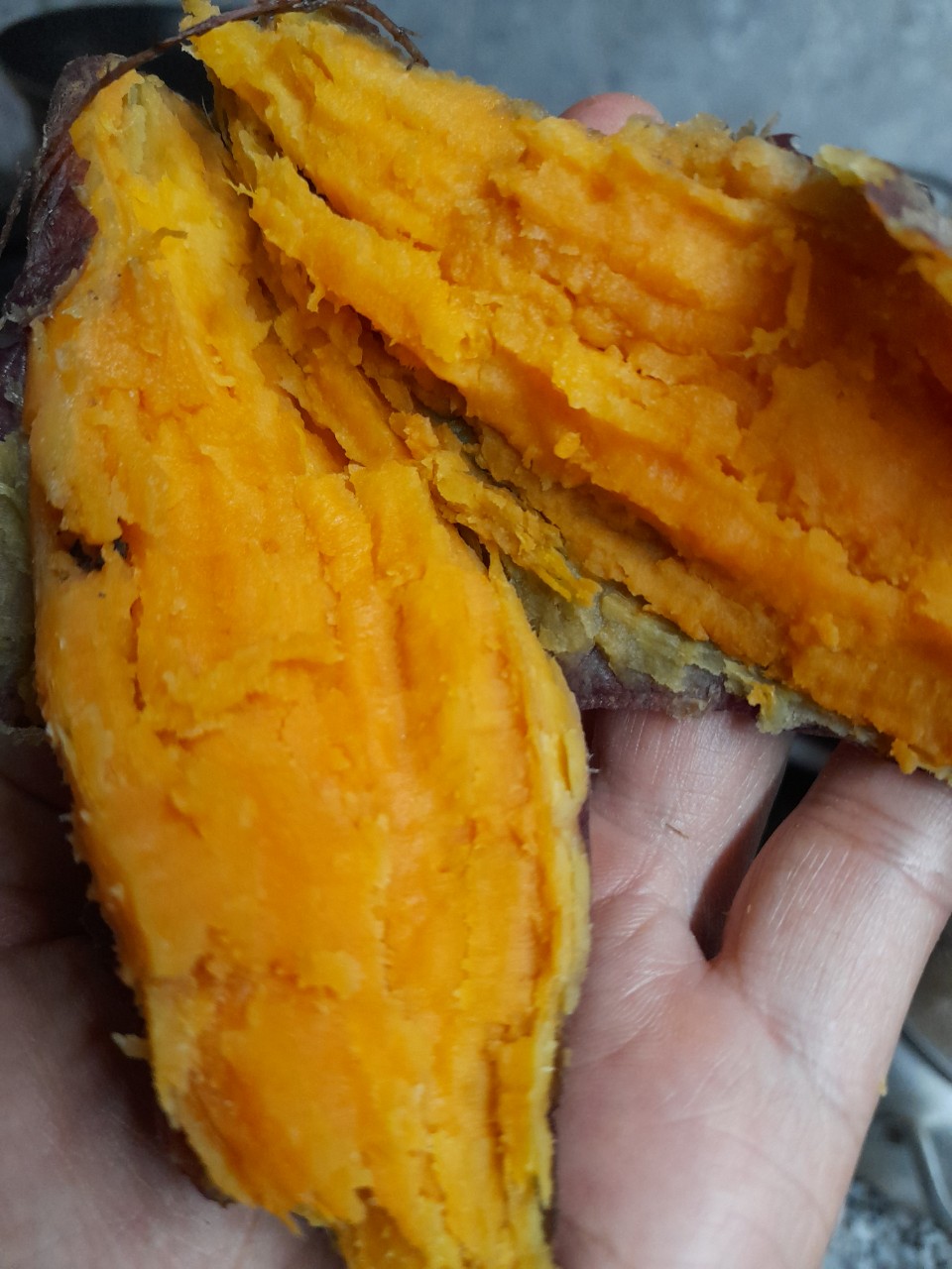 Khoai Lang Mật Tà Nung Đà Lạt Cỡ Trung (7-10 củ 1 ký) [ Combo 3 Ký ]