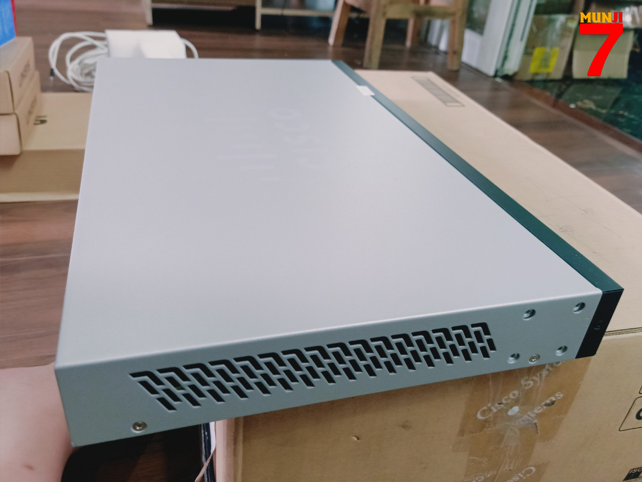 Switch Chia Mạng Cisco SF300-24 24Port 10/100Mbps