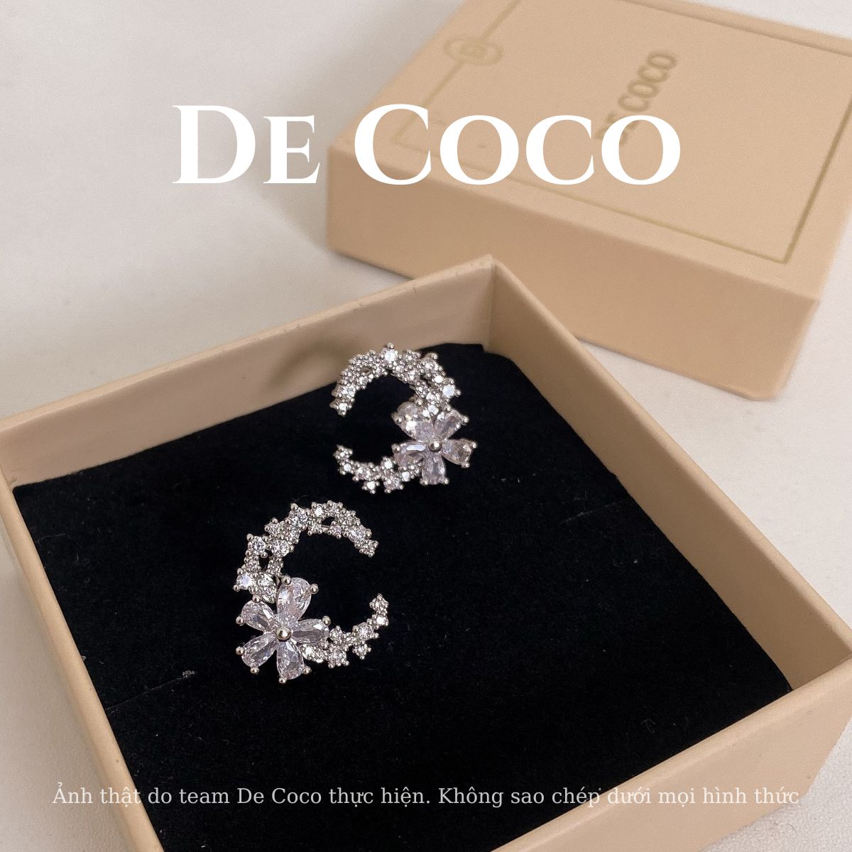 Khuyên tai Janet De Coco