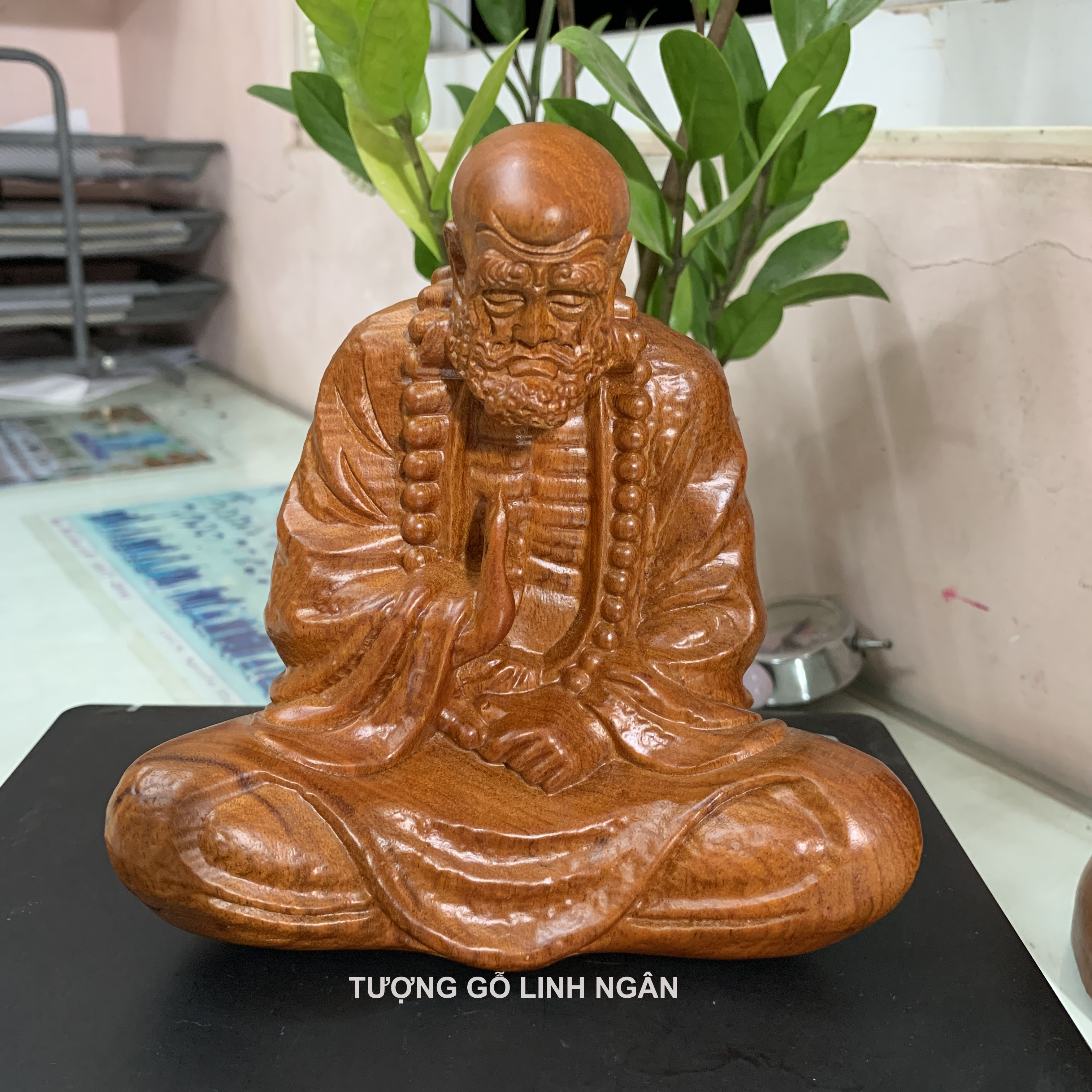 Tượng Đạt ma gỗ hương