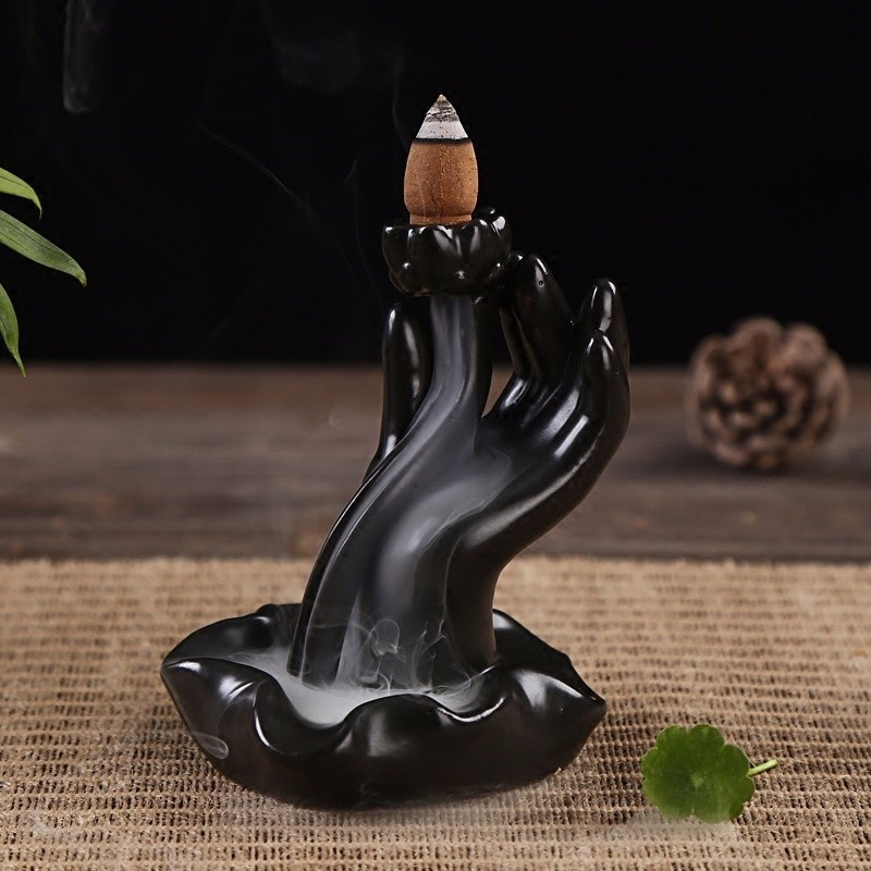 Thác trầm hình bàn tay phật