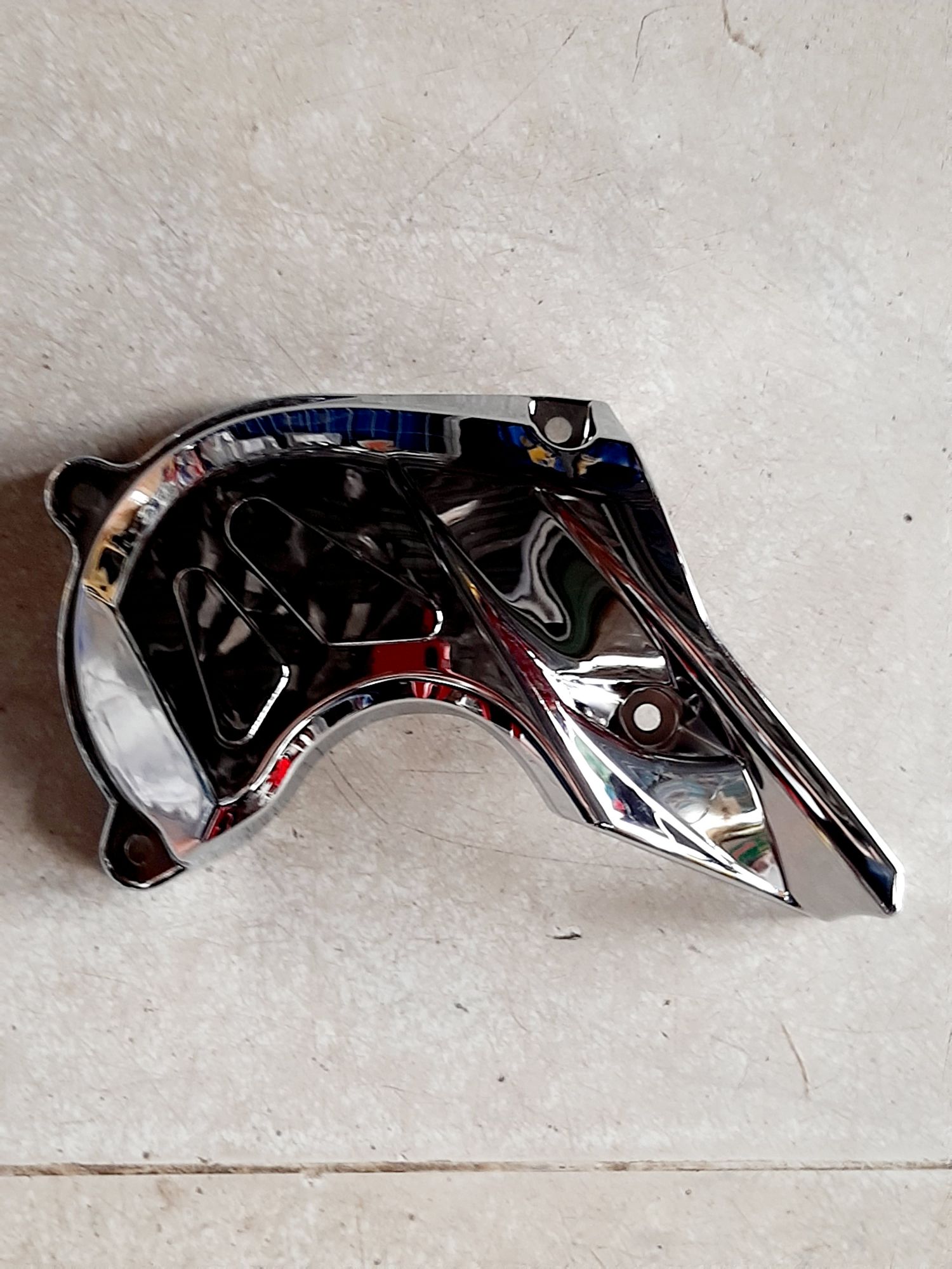 [HCM]Ốp lóc trước của xe Janus