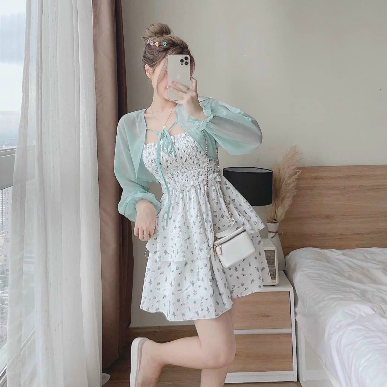 Set váy hoa nhí tầng và áo khoác xinh xắn bánh bèo