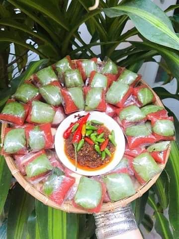 NEM CHUA LAI VUNG LÁ CHÙM RUỘT ( 1 HỘP 10 CHIẾC)
