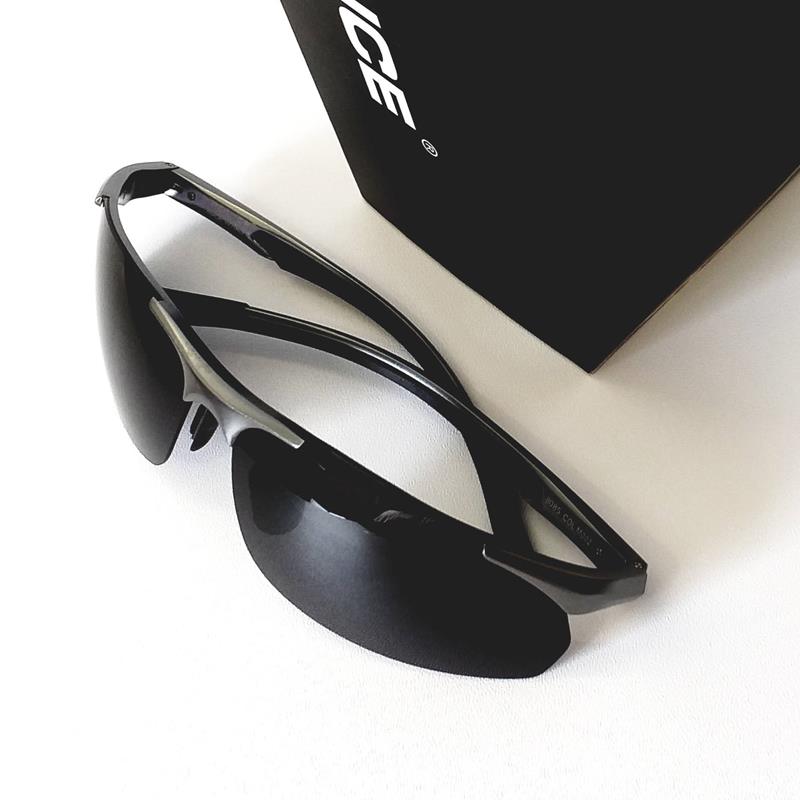 Kính nam Polarized UVB Police M002