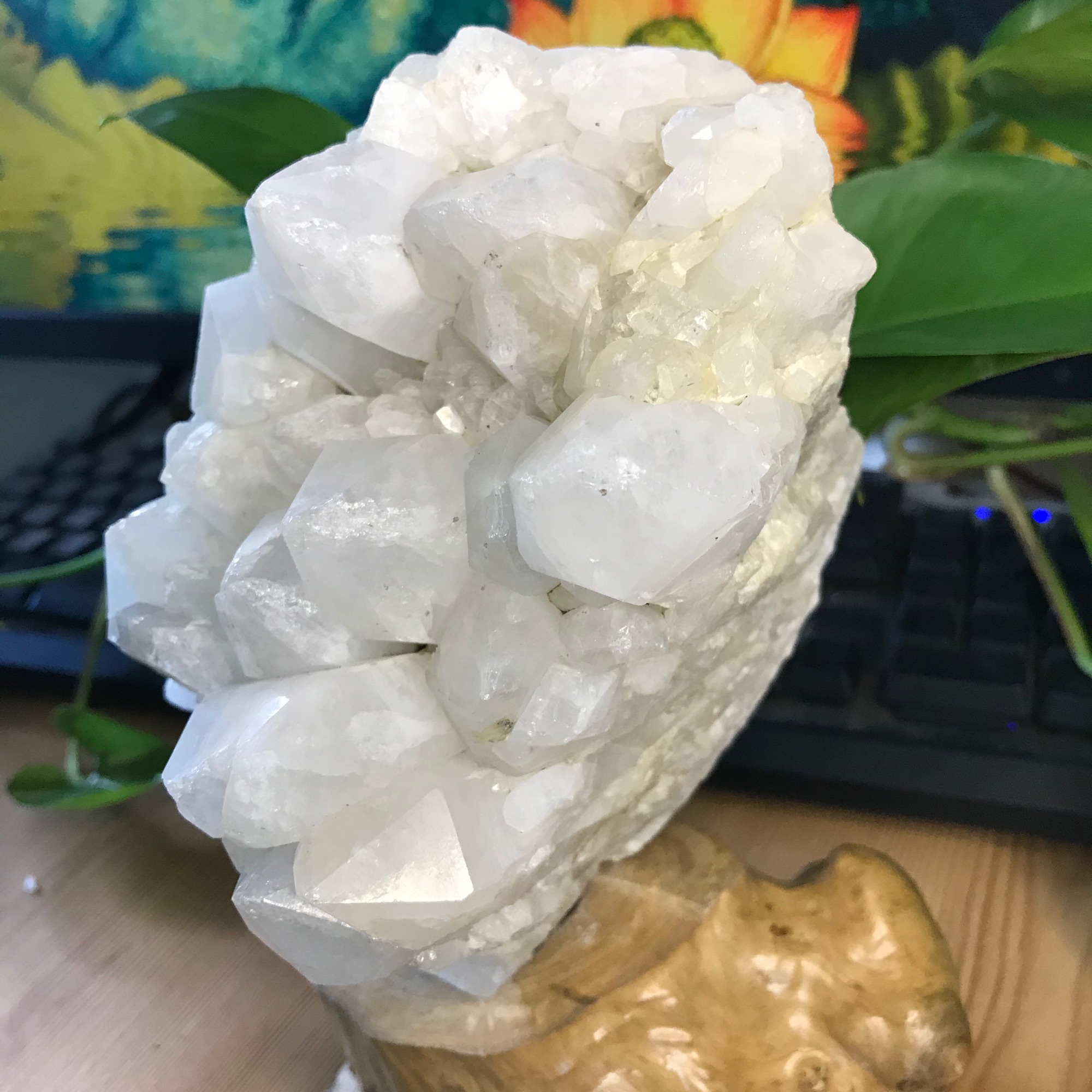 Đá Thạch Anh TINH THỂ BÚP TO 2.7KG Phong thủy TẶNG ĐẾ GỖ