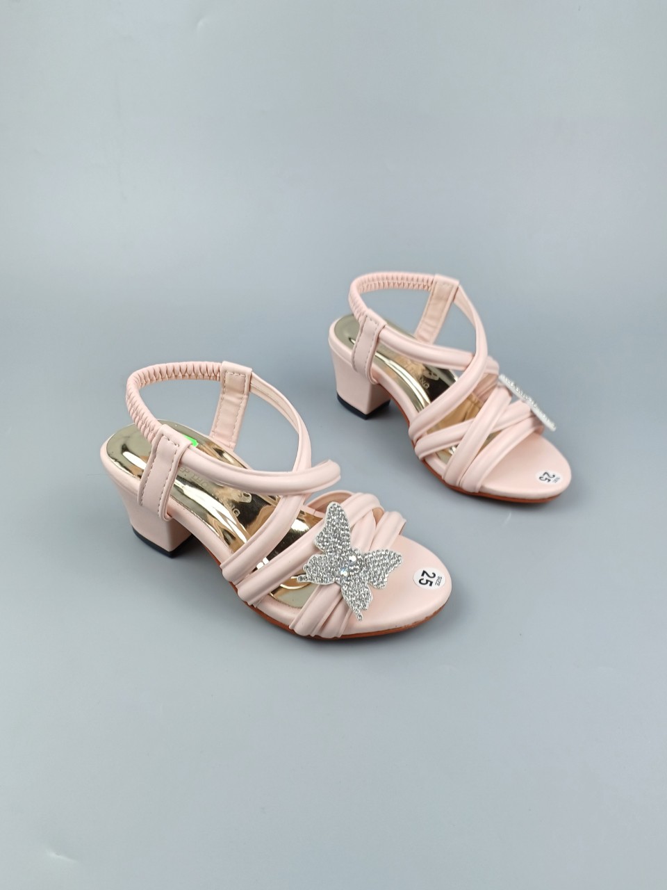 Giày sandal bé gái gót 3cm nơ bướm đóng nút