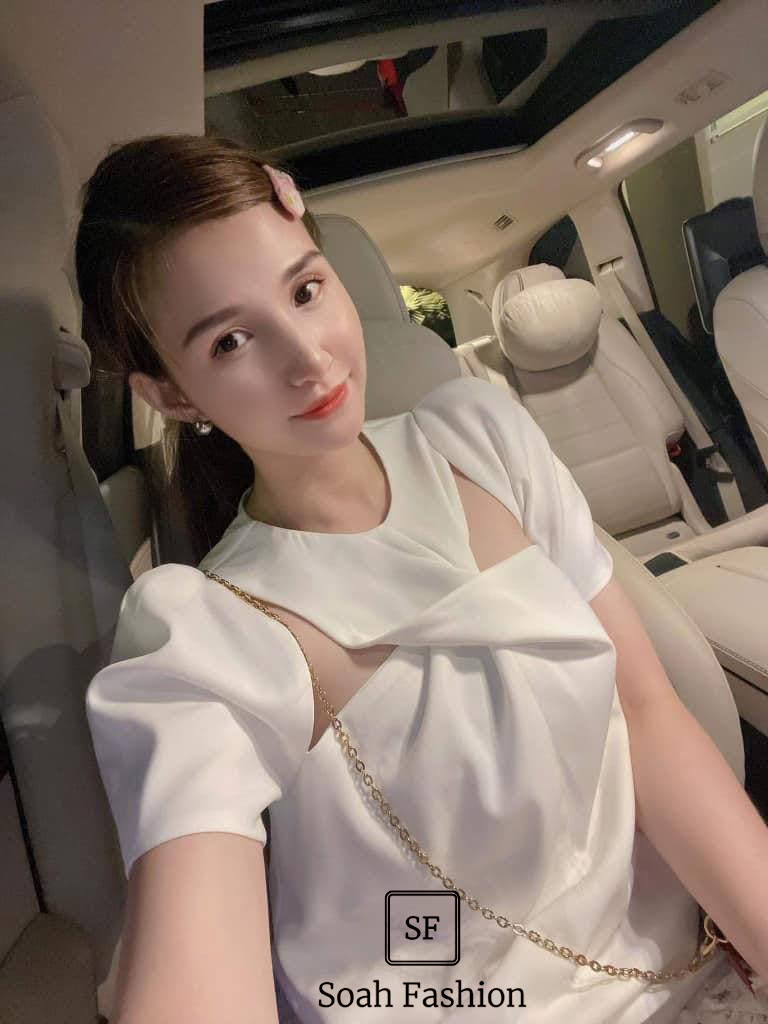 Áo Phom Suông Xoắn Cổ Cut Out