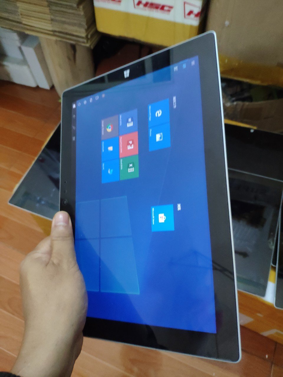 (Tặng hai phần mềm học online tienganh123 và luyenthi123)Máy Tính Bảng Surface 3 (4G + Wifi) 64GB/128GB (95%)