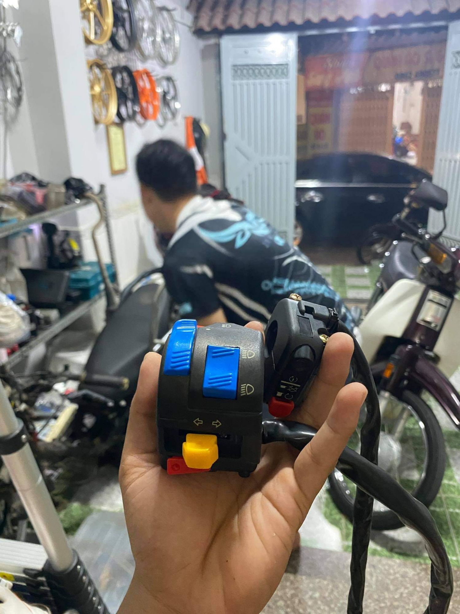 cùm công tắc domino