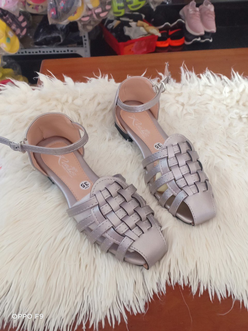 GIÀY SANDAL ĐAN CHÉO BÍT GÓT
