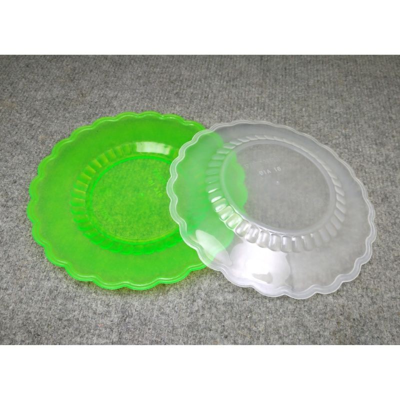 Set of 10 Viet Nhat Plastic Plates, Size 18cm