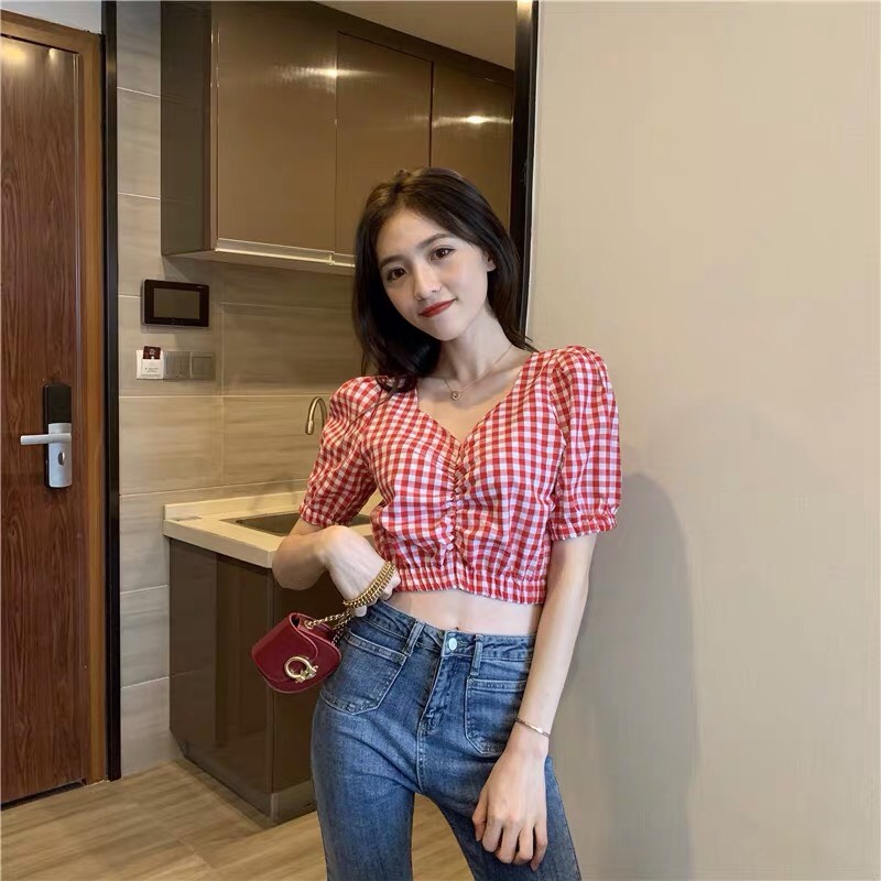 Áo Kiểu Kate Caro Form Croptop Cổ Tim Phối Đường May Giữa Ngực Tạo Thu Hút TTS0989