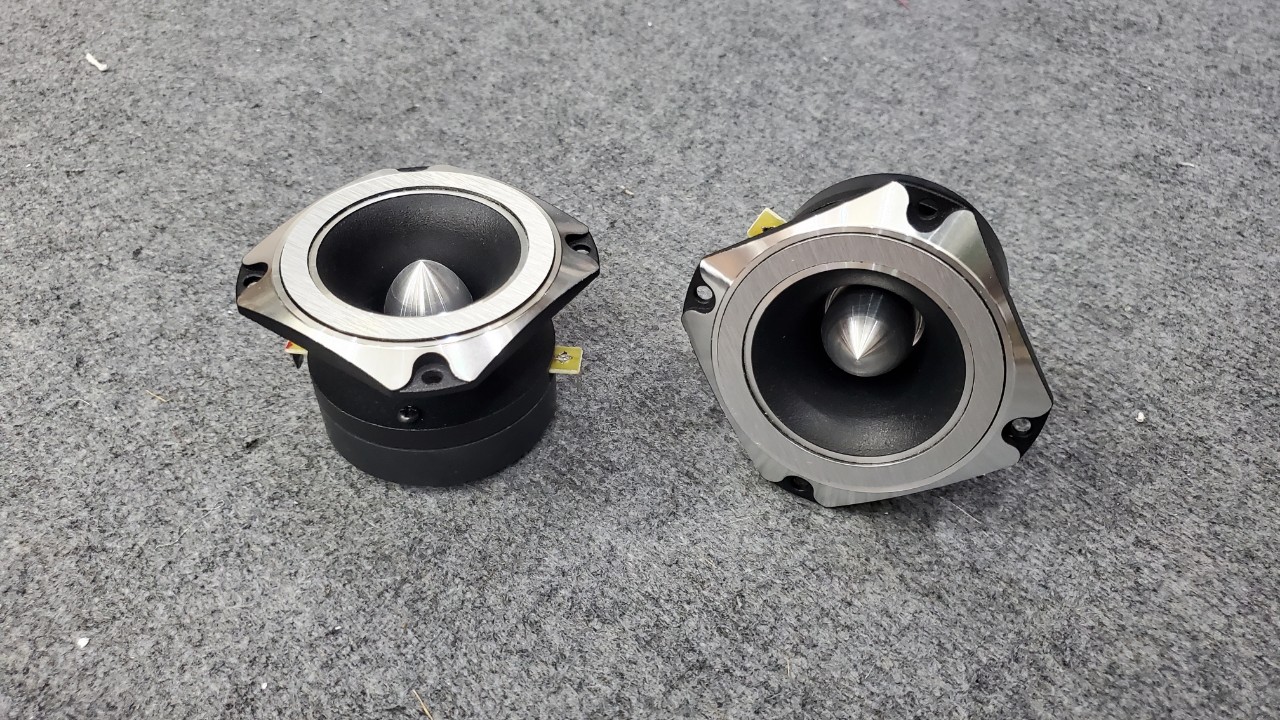Củ Loa Siêu Treble Pioneer P8804