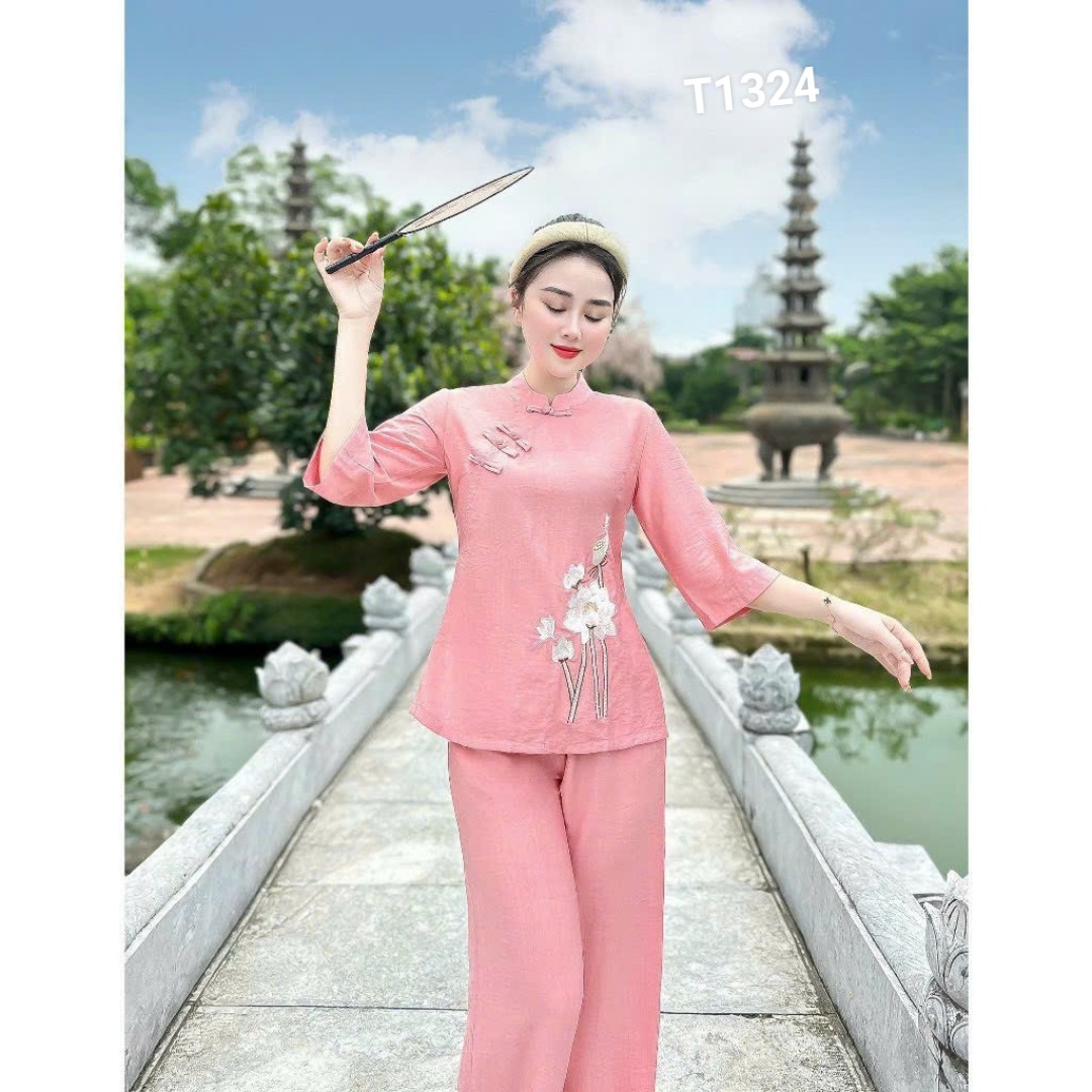 Set đồ lam thêu hoa sen tay ngắn cổ tròn vân mây đũi T1324