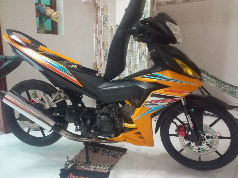 TEM RỜI WINNER GTR DÁN XE VÀNG