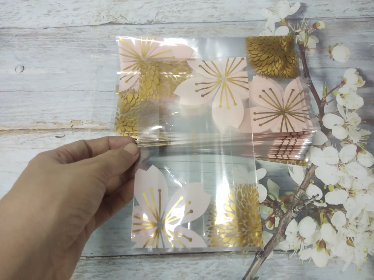100 TÚI HÀN TRUNG THU 200 GRAM HÌNH HOA ĐÀO ( KHÔNG BAO GỒM KHAY)