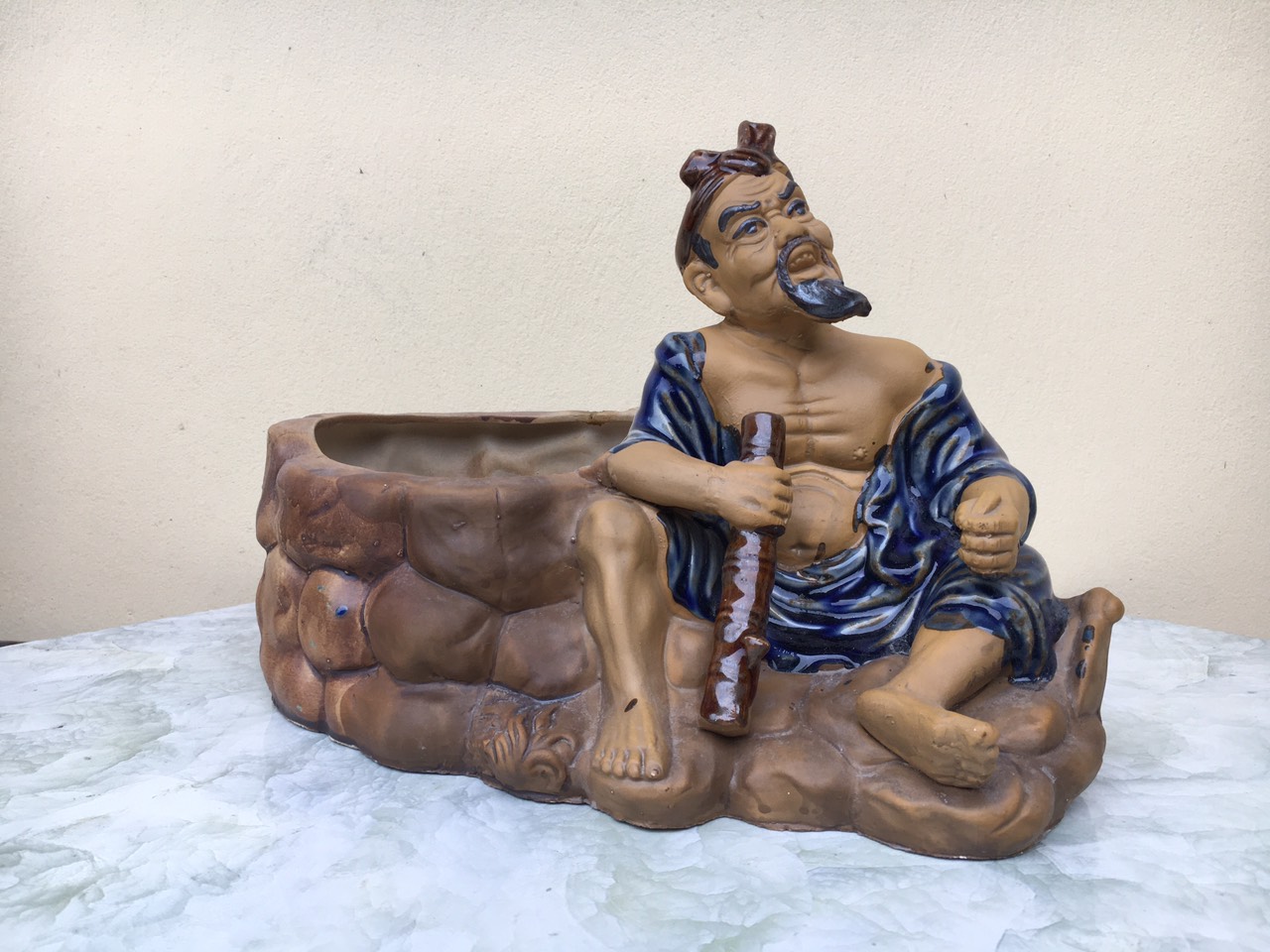 Chậu tượng ông lão nông