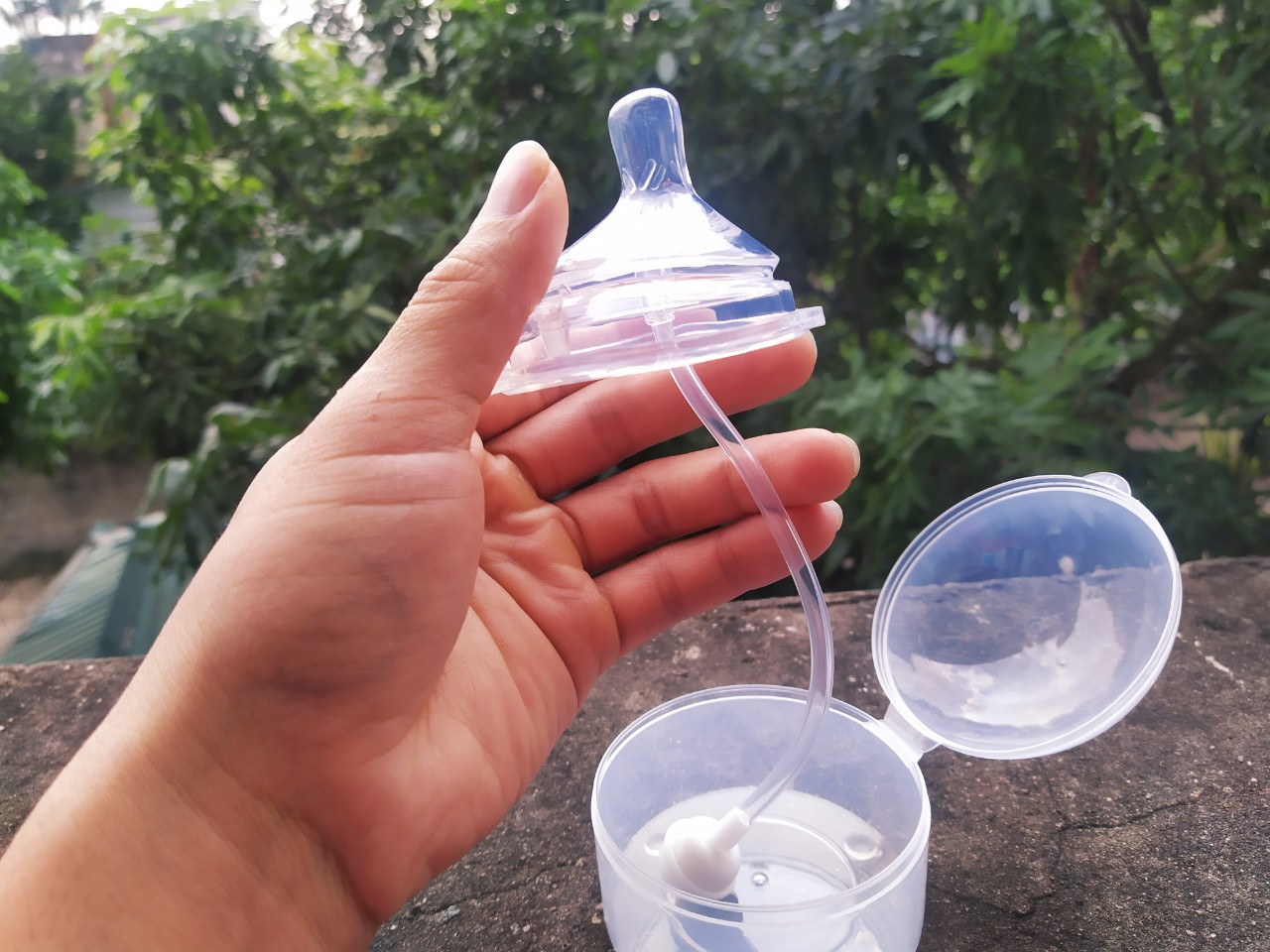 Núm tập hút kèm van chống sặc bình sữa Hegen (Có hộp đựng)