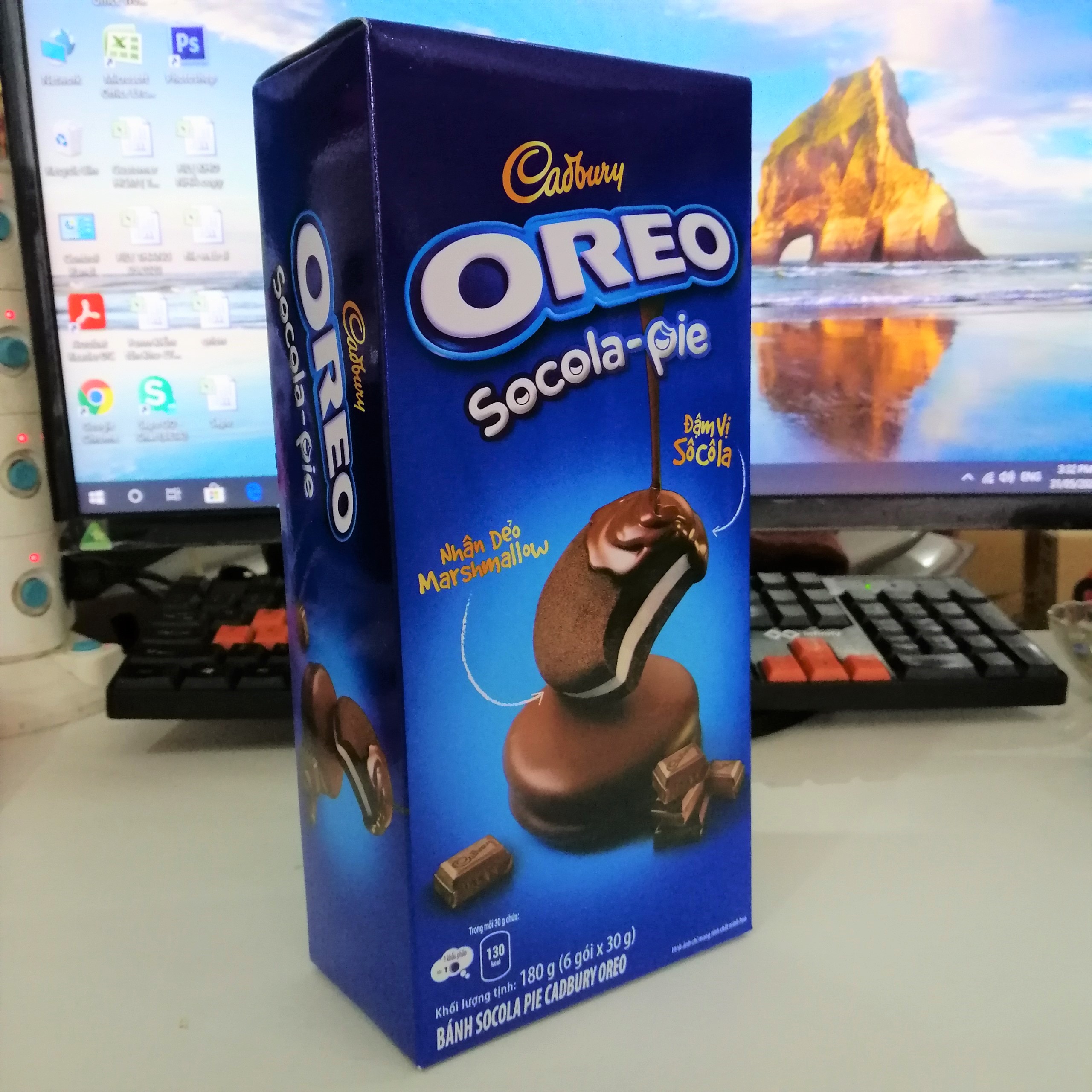 Bánh Sôcôla Nhân Dẻo Marshmallow Cadbury Oreo Socola-pie Chocolate (Hộp 168g)