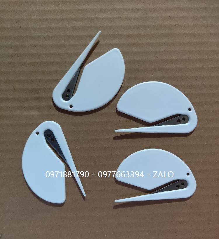 Dao cắt bạt decal trên máy in