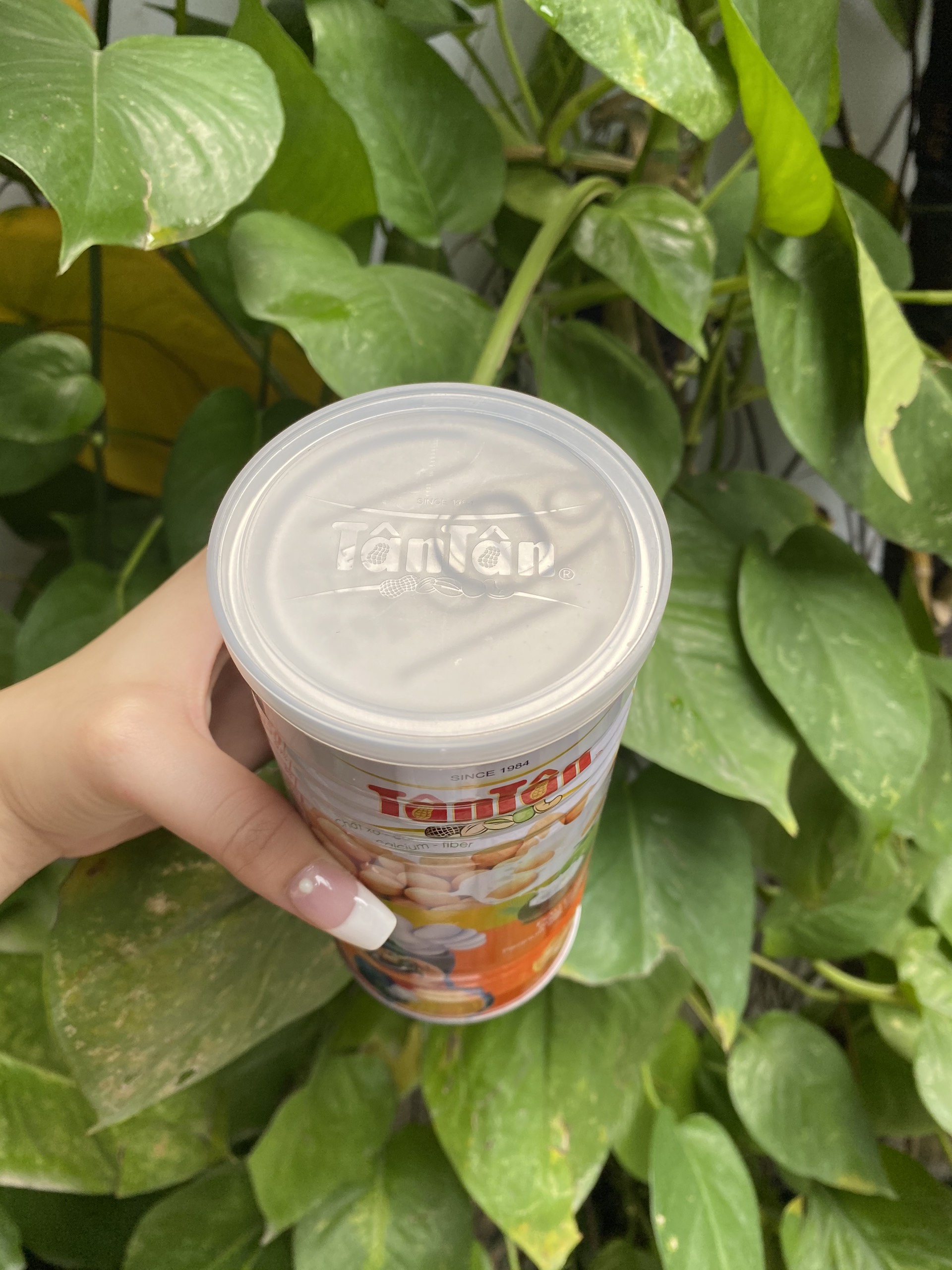 Đậu Phộng Nước Cốt Dừa Tân Tân Peanuts With Coconut (Lon 265g)