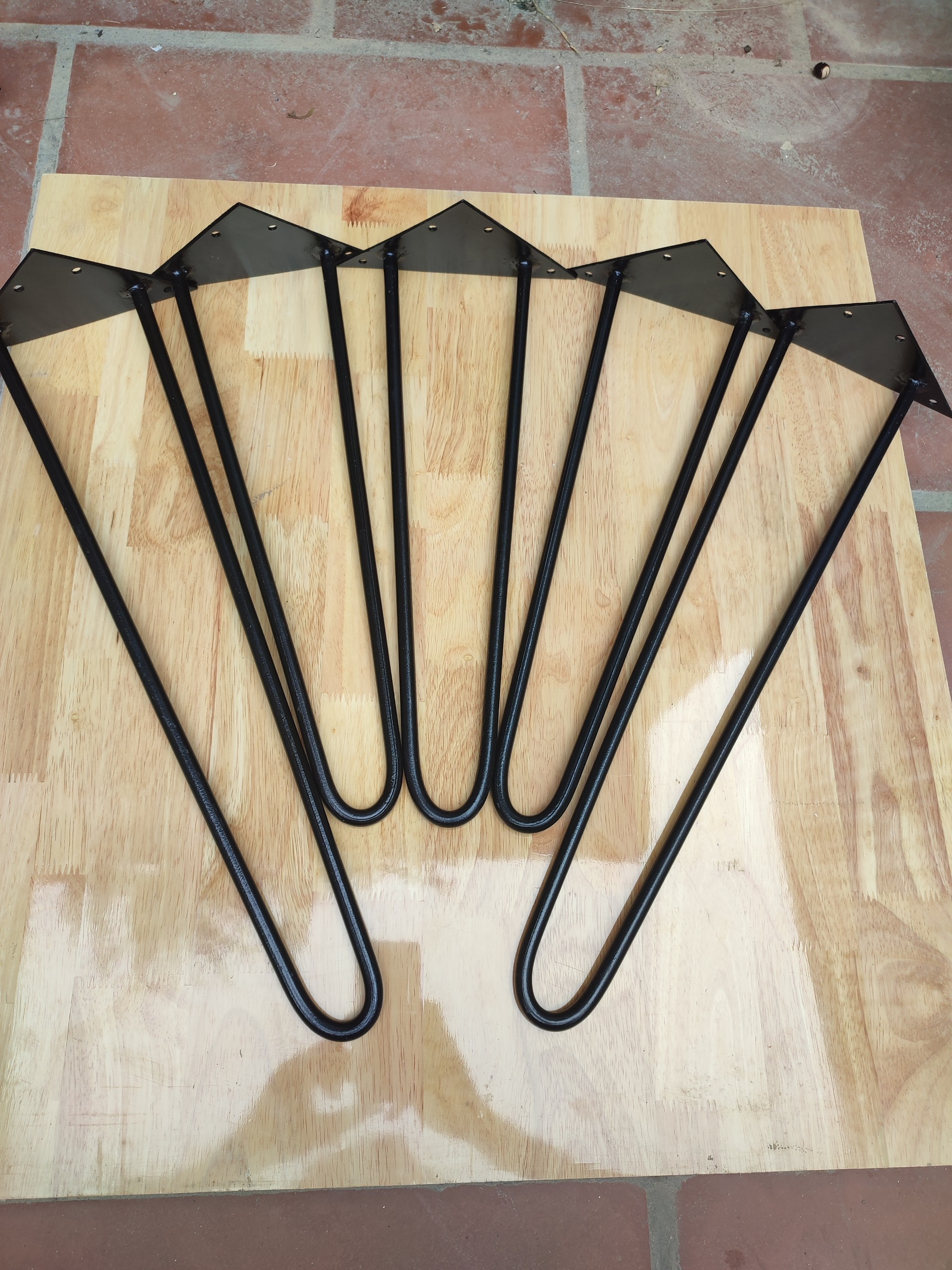 bộ 3 chân sắt 60cm-sơn tĩnh điện-kèm ốc vít
