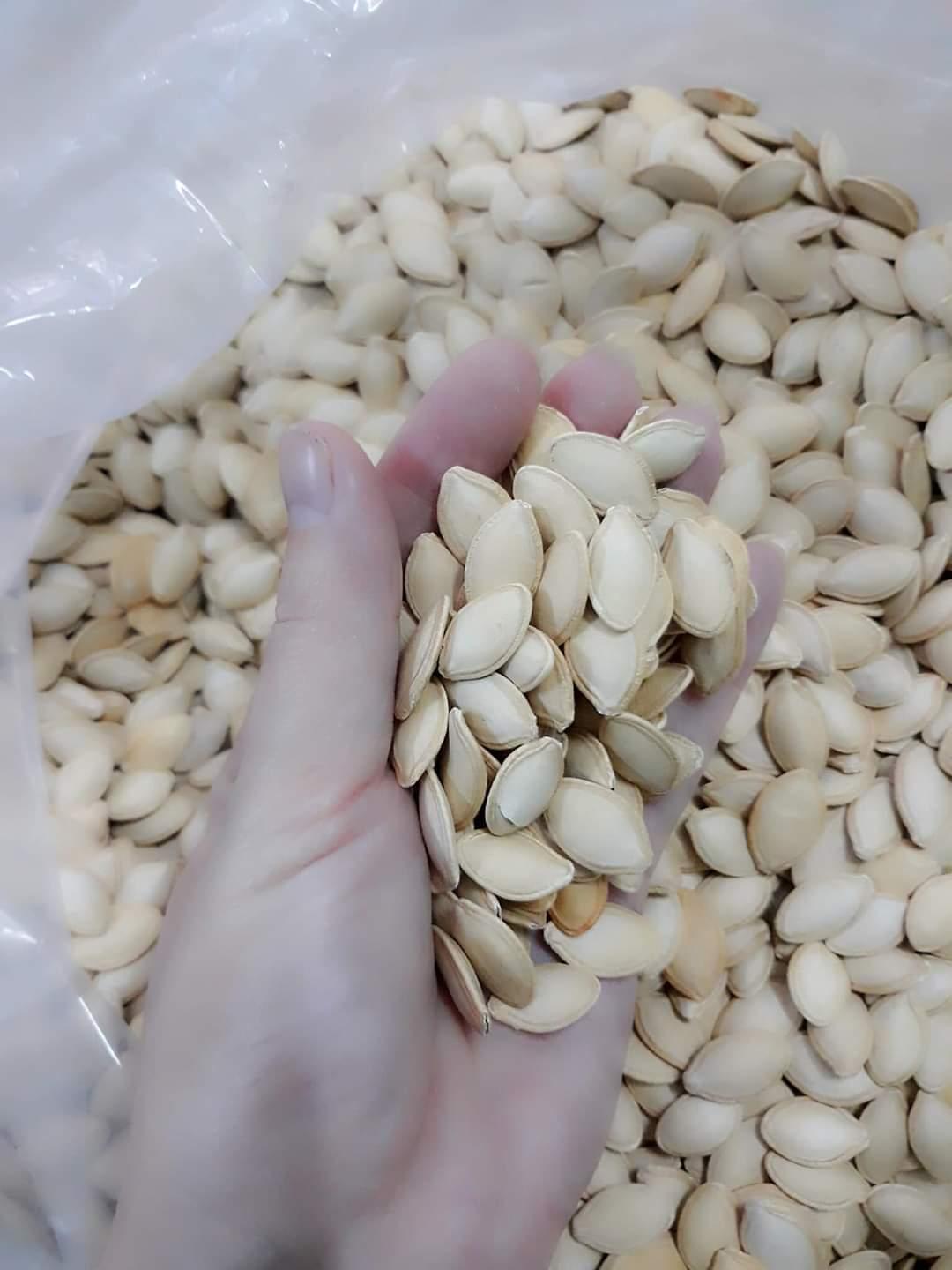 1kg hạt bí rang củi thủ công bao giòn ngon