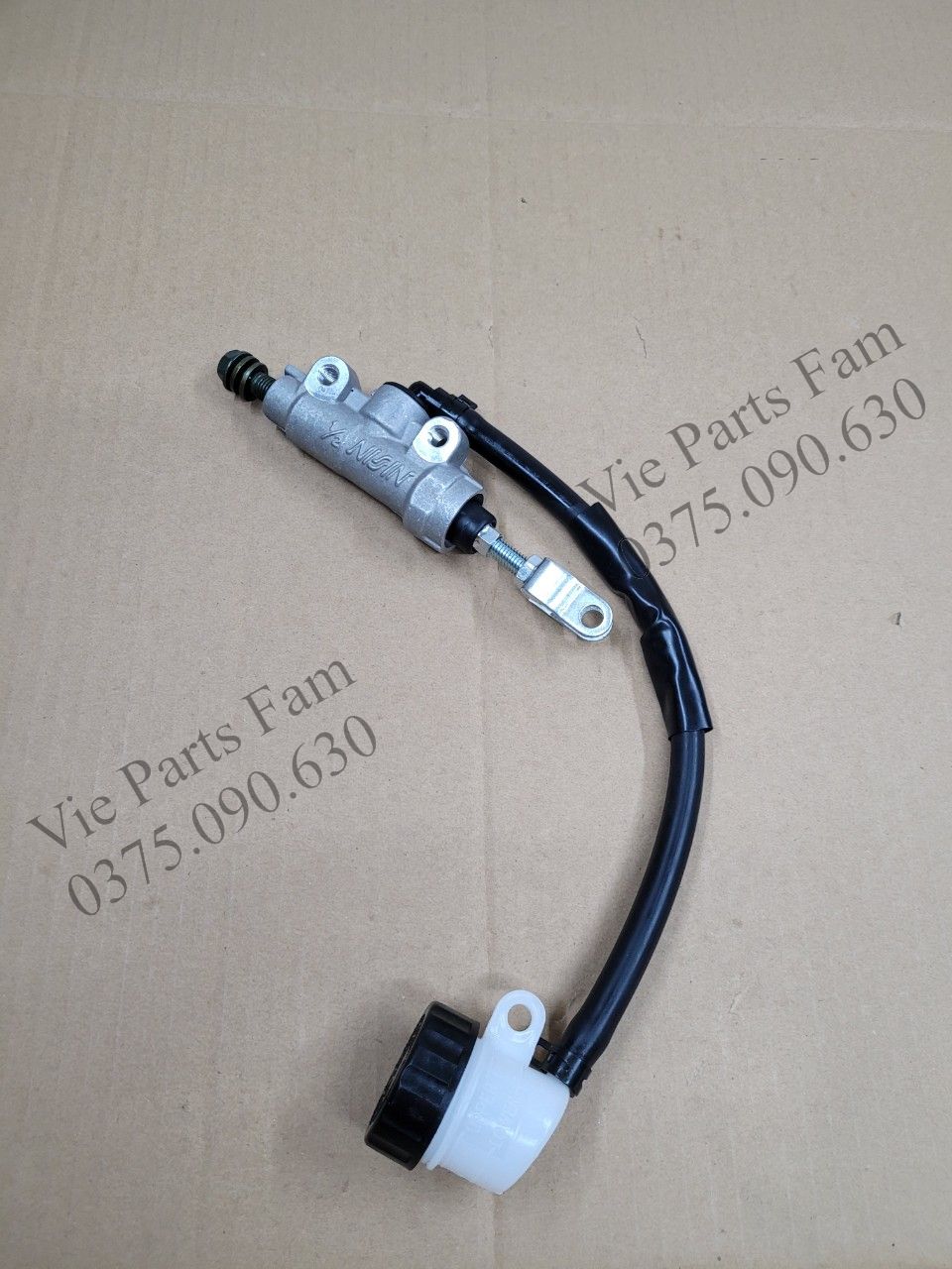 Ben đạp phanh/ thắng sau Suzuki Axelo (hàng tốt)