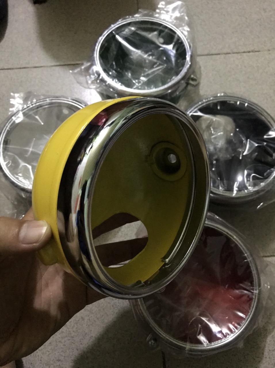 GÁO ĐÈN PHA XE CHALY 81 ĐÈN TRÒN ĐỦ MÀU