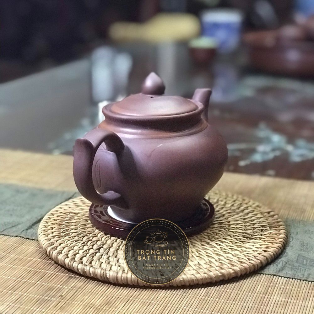 Ấm trà đạo tử sa bát tràng khắc chìm hoa phù dung dáng thủy bình dung tích 400ml abtth 12