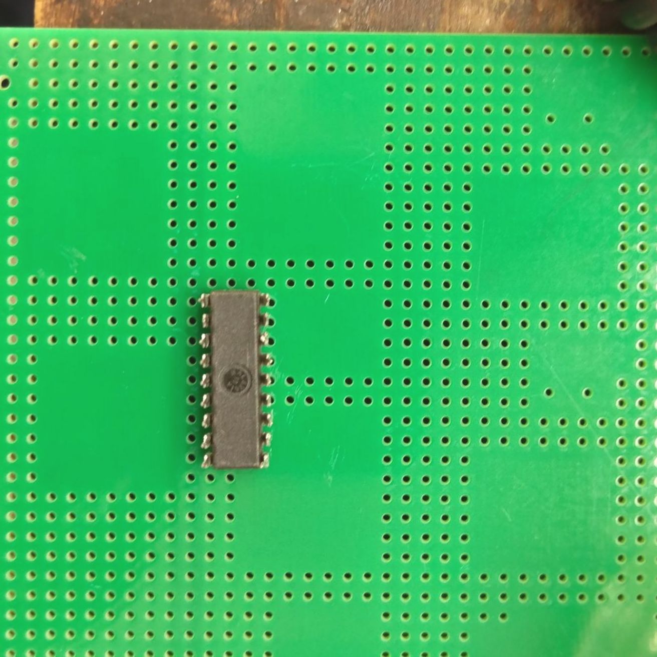 [HCM]1 cái MC145106P IC PLL