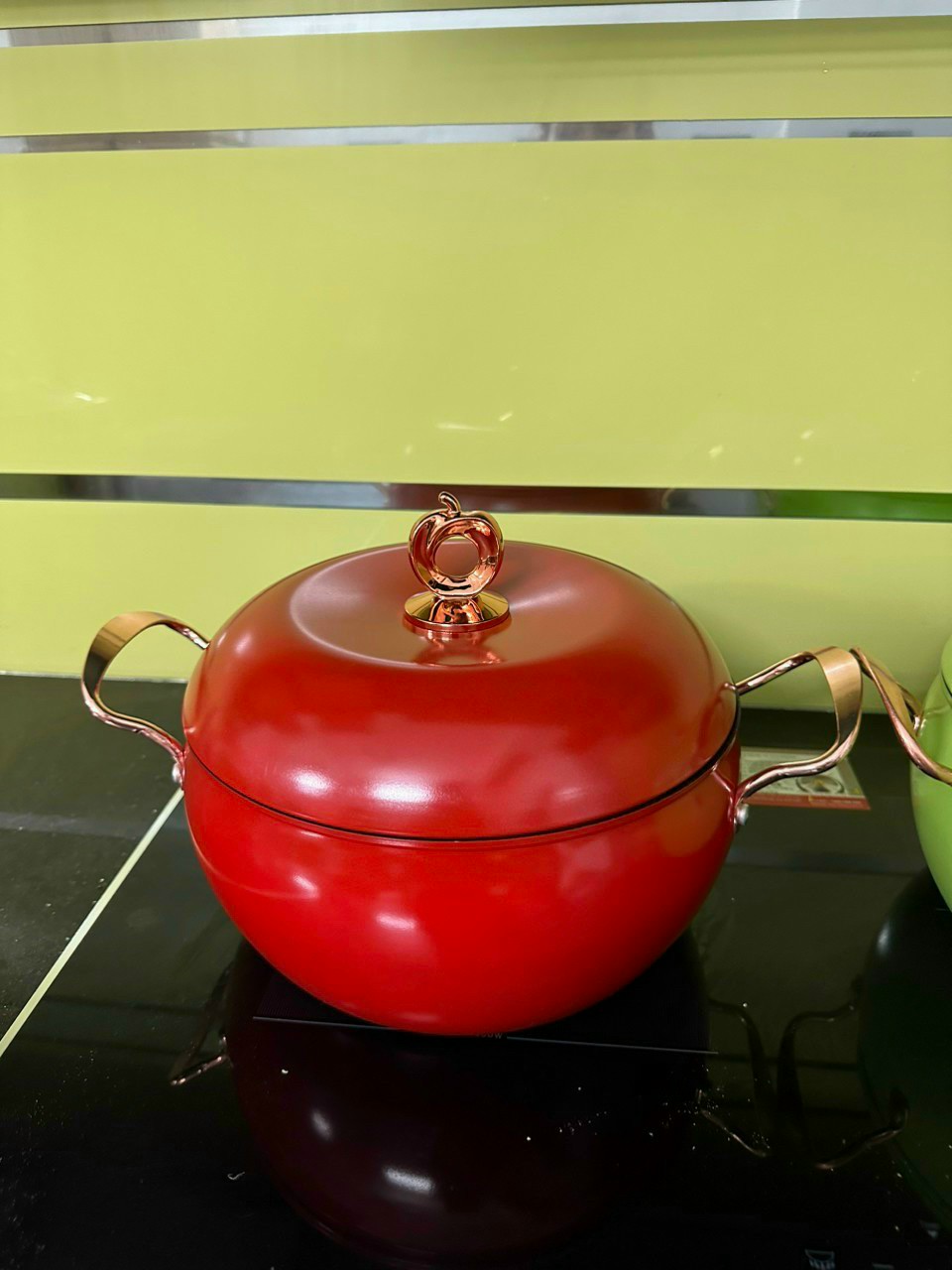 Nồi quả táo 26cm mới lạ