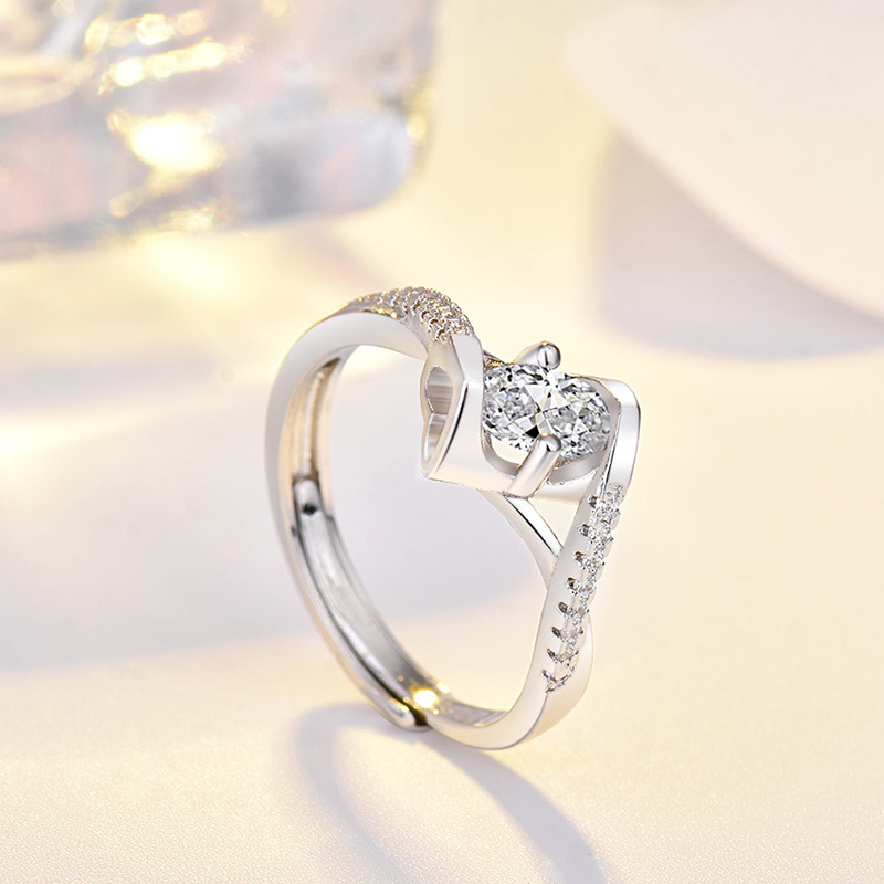 Nhẫn bạc nữ đính đá Moissanite độc đáo
