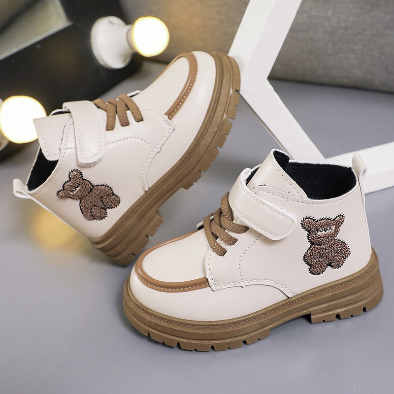 Xả kho giày boot cao cổ da pu dành cho bé thêu hình gấu siêu xinh - hàng quảng châu cao cấp