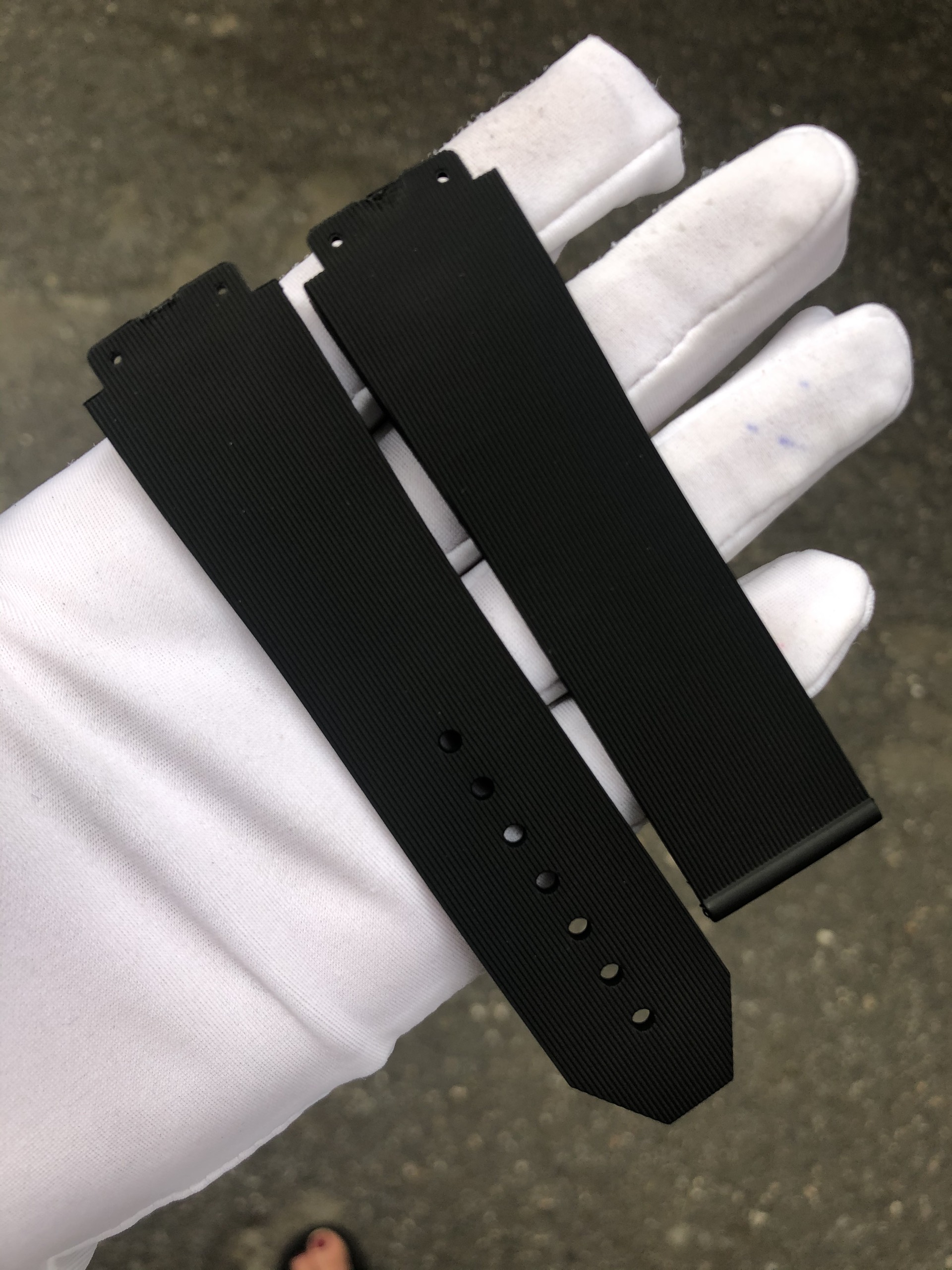 Dây Hublot xịn - Có mùi thơm