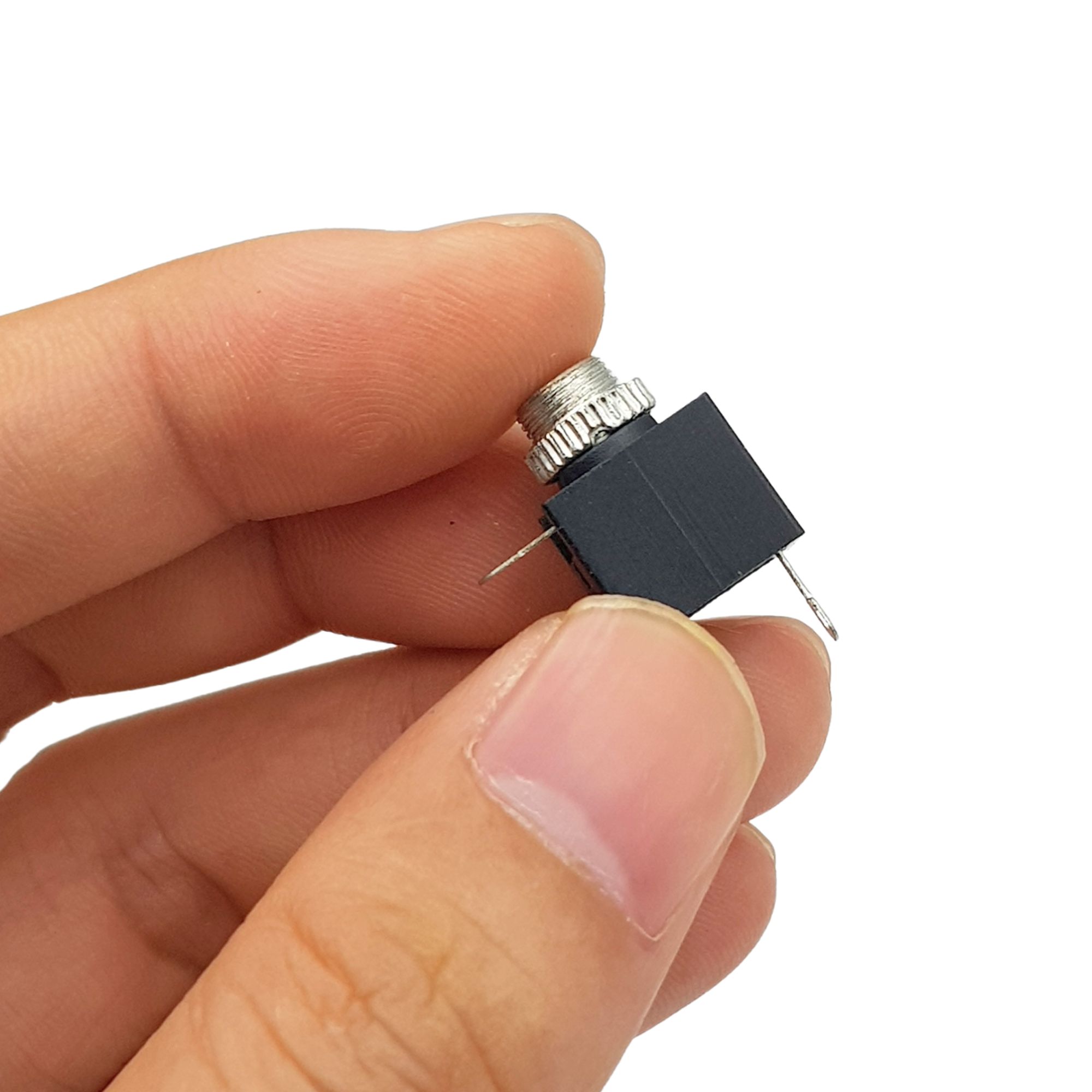 4 Jack audio 3.5 Female Khóa ốc