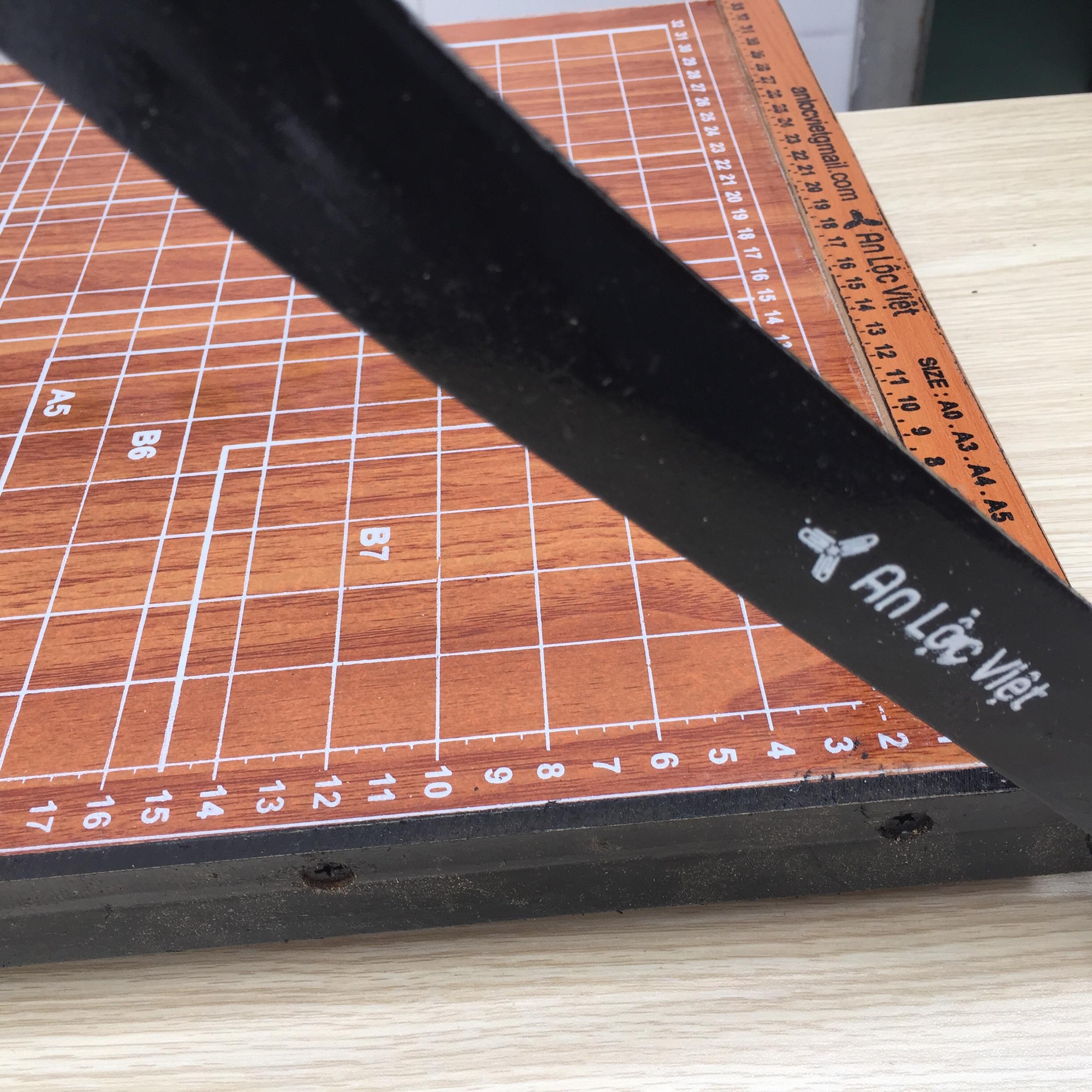 [HCM]Bàn Cắt Giấy Mặt Gỗ Khổ A3 [Siêu Bén]
