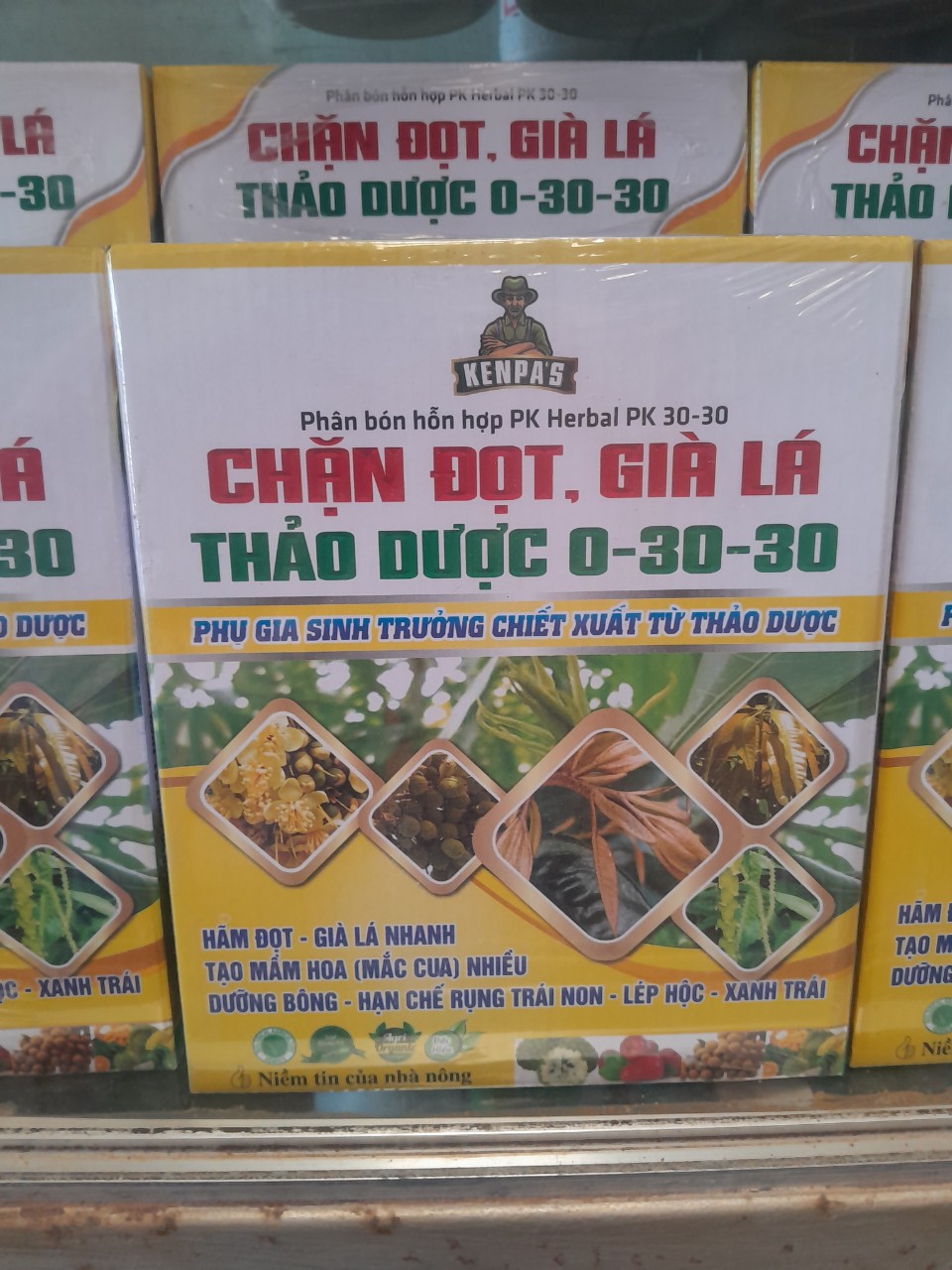 PHAN BON HỖN HỢP CHẶN ĐỌT GIÀ LÁ 0 30 30