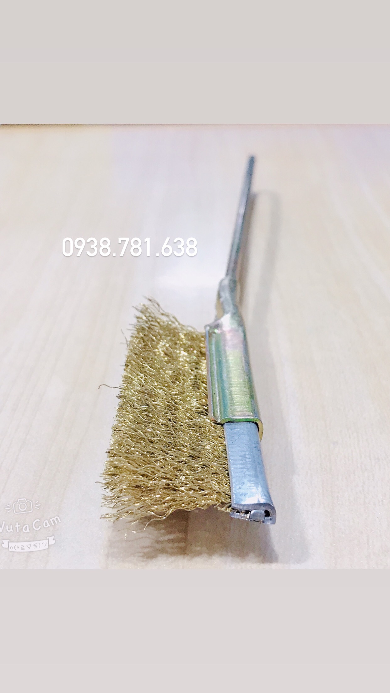 Bàn Chải Cán Sắt Đầu Thẳng Sợi Đồng