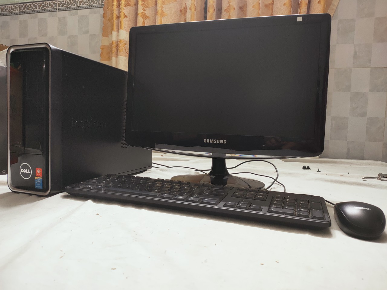 Máy tính để bàn Dell Inspiron 3647